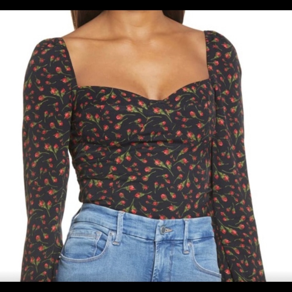 Reformation Reign top in Mina